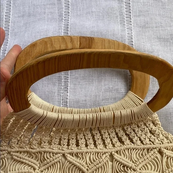 Handcrafted Cream Macramé Handbag - Picture 3 of 12